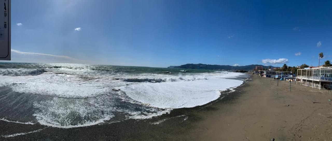 Il Nido Del Gabbiano Apartment Savona Bagian luar foto